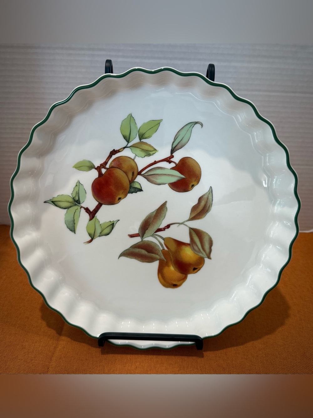 Royal Worcester Evesham Vale 10” Quiche Dish, New in Box.